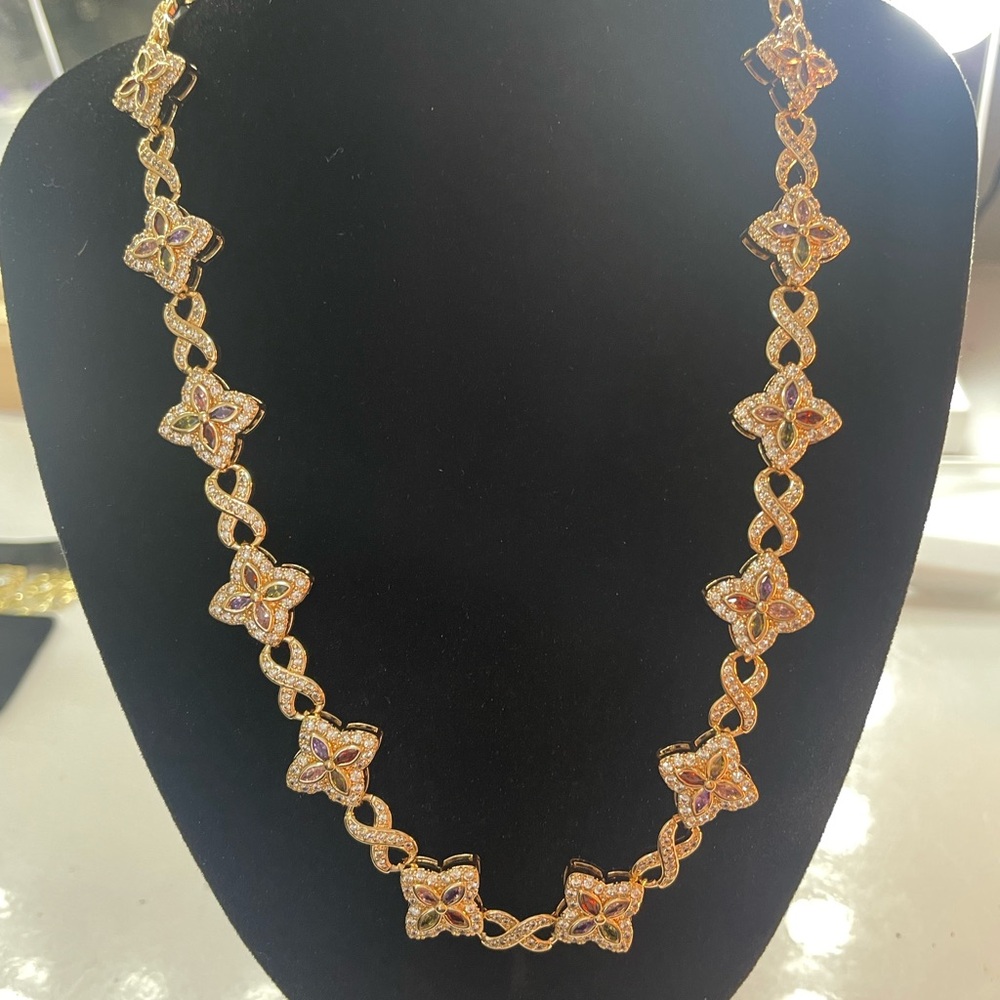 18k gold Clover infinity necklace